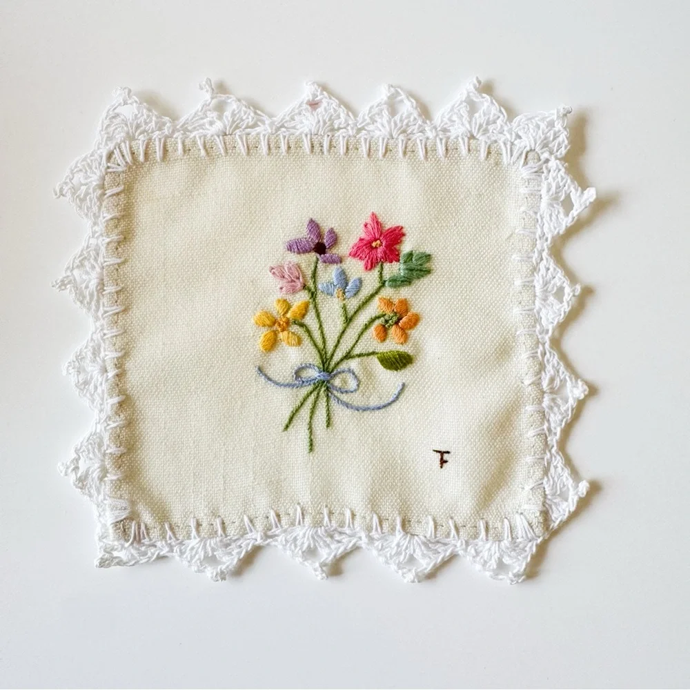 Floral Embroidered Doily‎ Linen Cloth